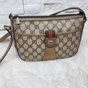Gucci crosbody 1